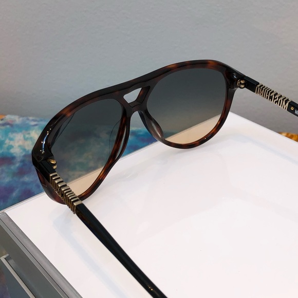 New Moschino MO768S03 Oversized Retro Sunglasses - Picture 7 of 7